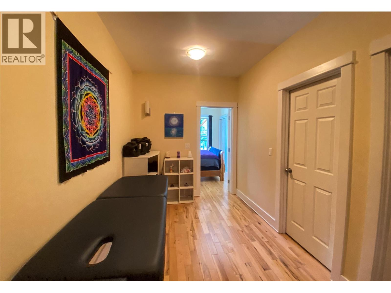 #4 912 Slocan Street - 20