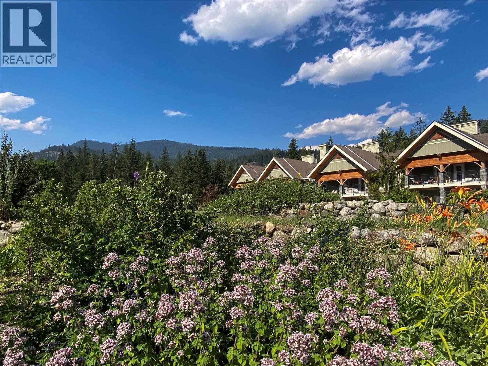#4 912 Slocan Street - 28