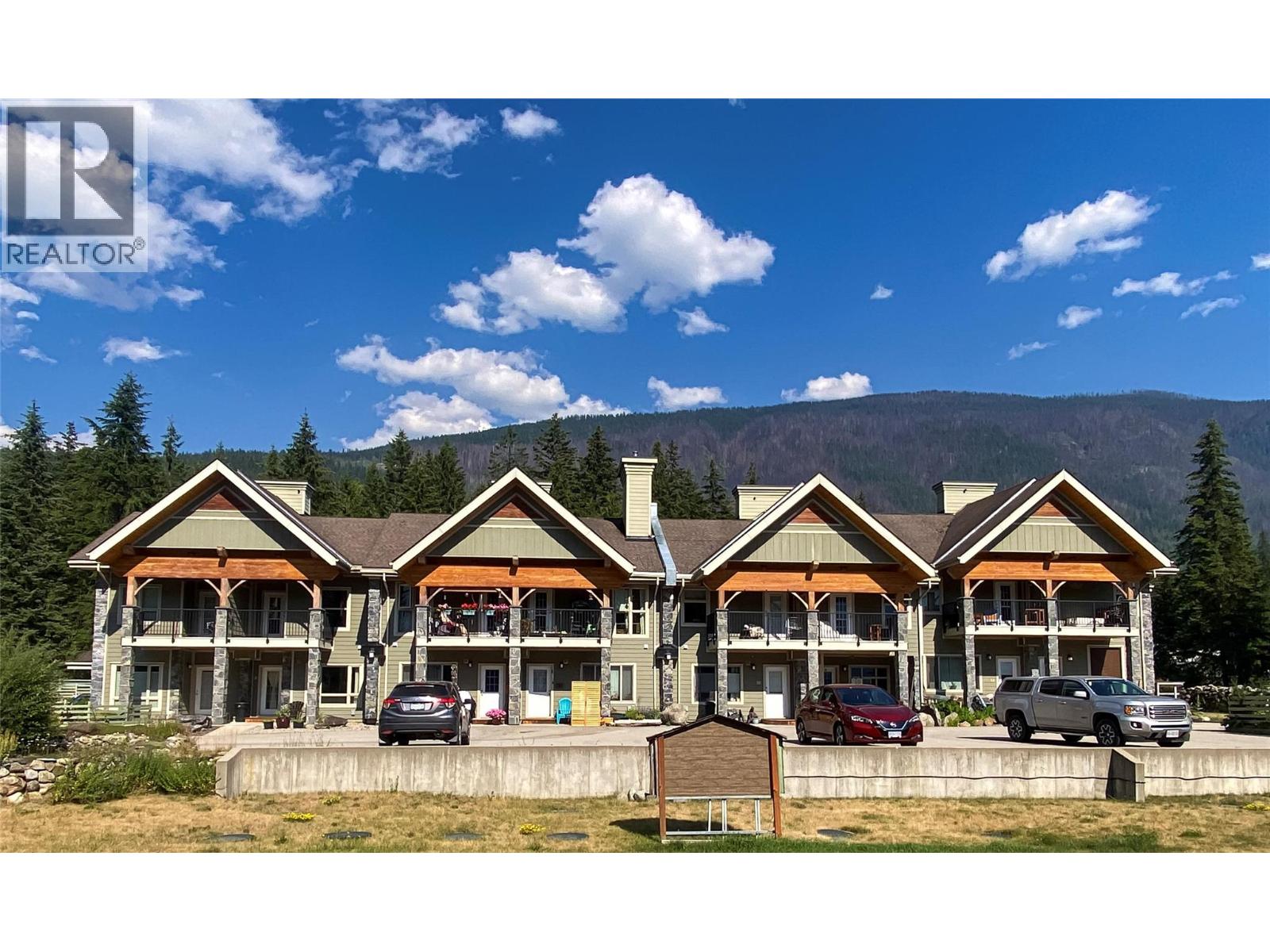 #4 912 Slocan Street - 1