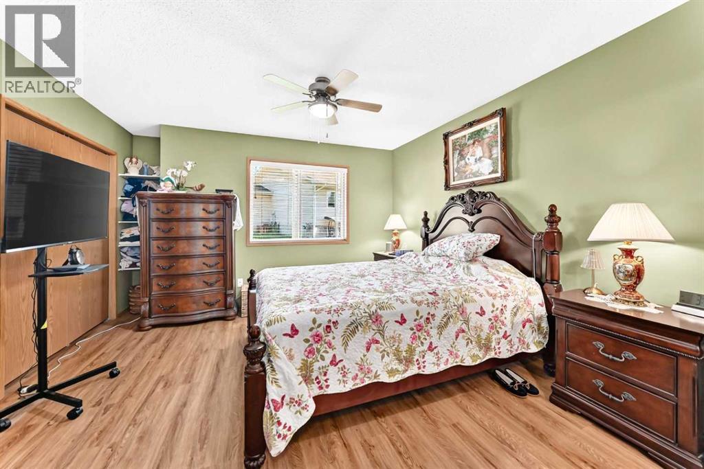#49 2821 Botterill Crescent - 17