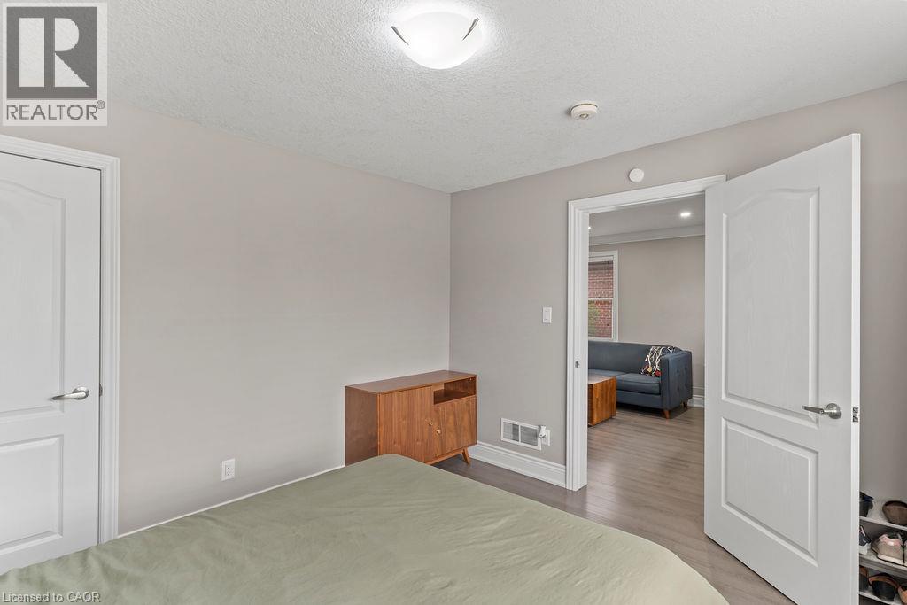340 UPPER GAGE Avenue - Image 15