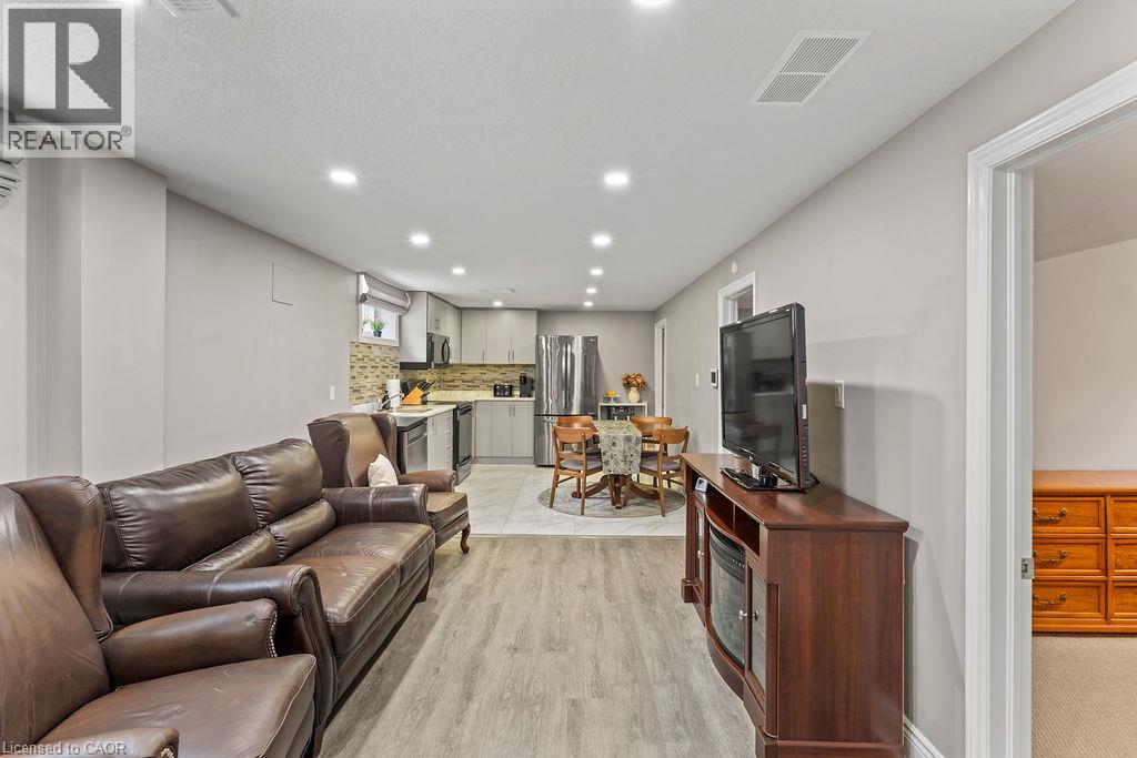 340 UPPER GAGE Avenue - Image 28