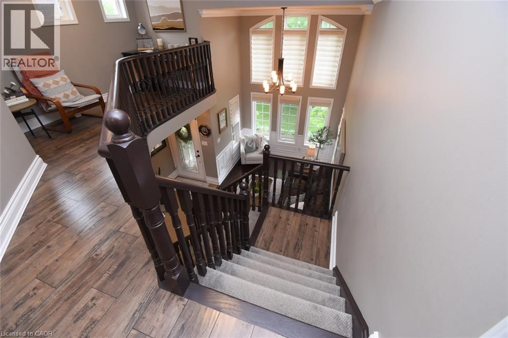 16 WOODCOTE Crescent - 30