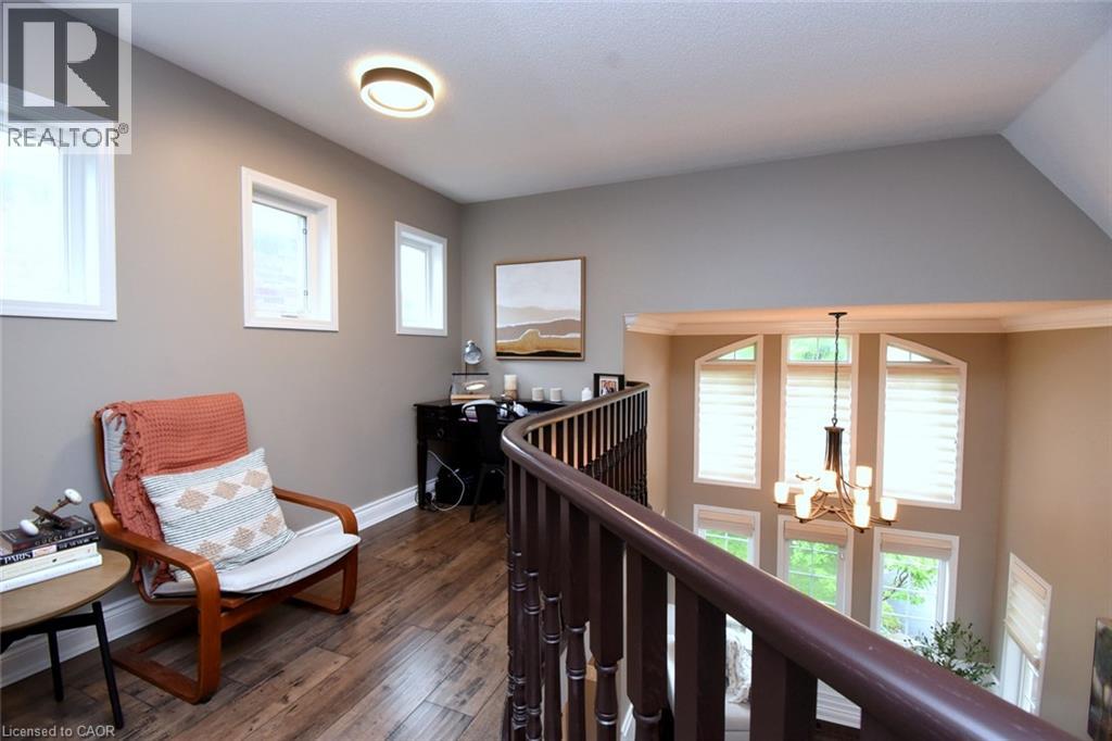 16 WOODCOTE Crescent - 29