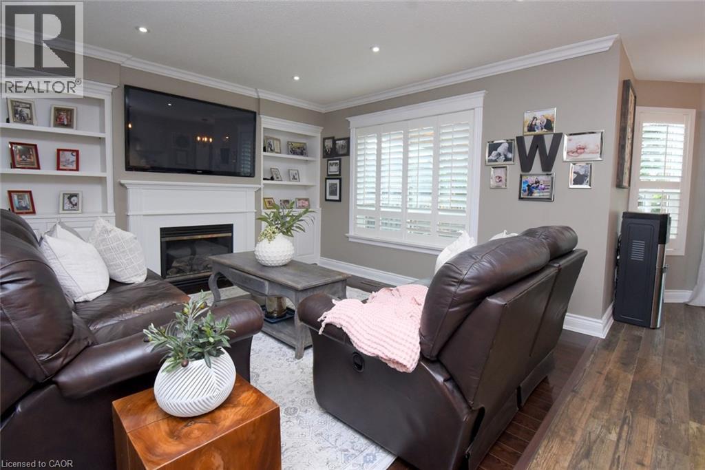 16 WOODCOTE Crescent - 23