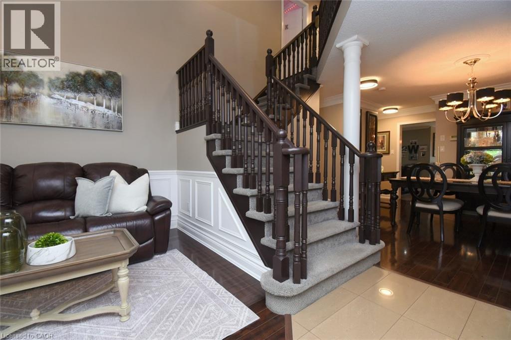 16 WOODCOTE Crescent - 26