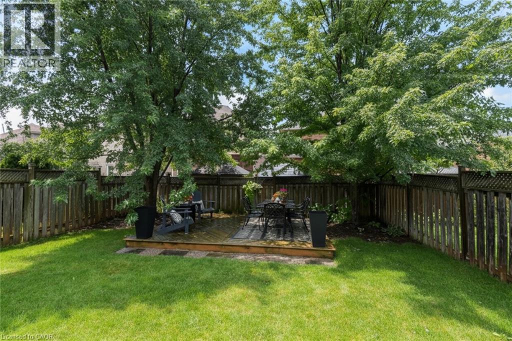 16 WOODCOTE Crescent - 44