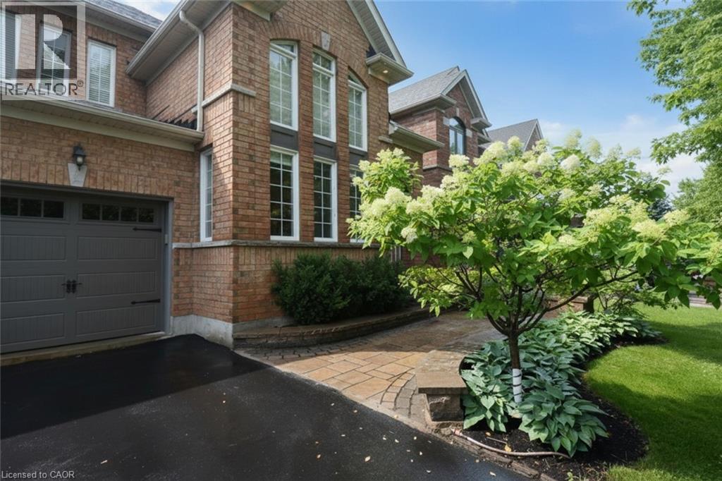 16 WOODCOTE Crescent - 2