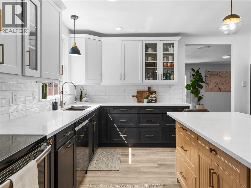 4315 ROSELAND DRIVE West - 17