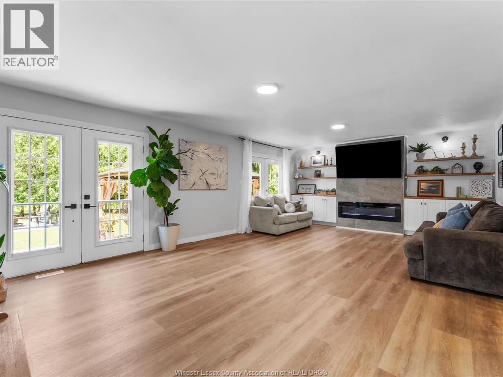 4315 ROSELAND DRIVE West - 18