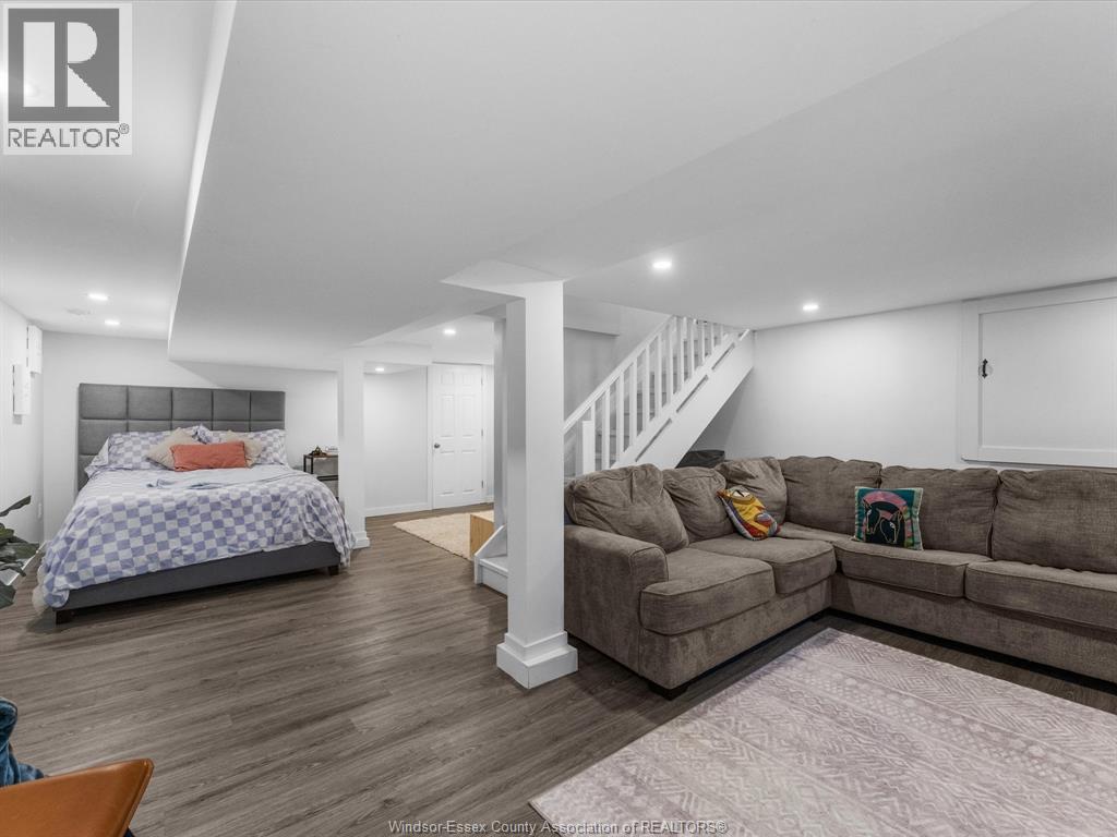4315 ROSELAND DRIVE West - 31