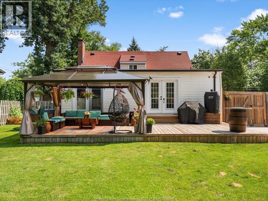 4315 ROSELAND DRIVE West - 44