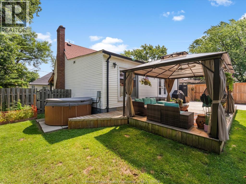 4315 ROSELAND DRIVE West - 46