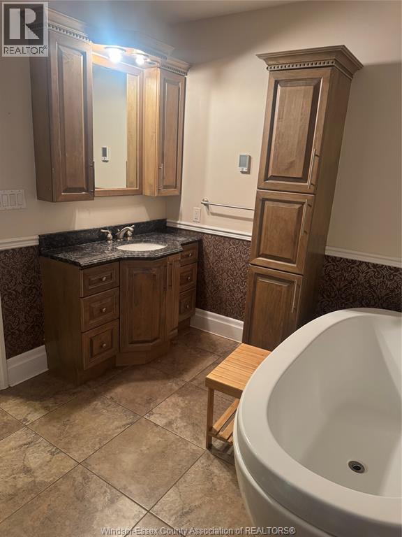 2185 DOUGALL AVENUE - Image 8