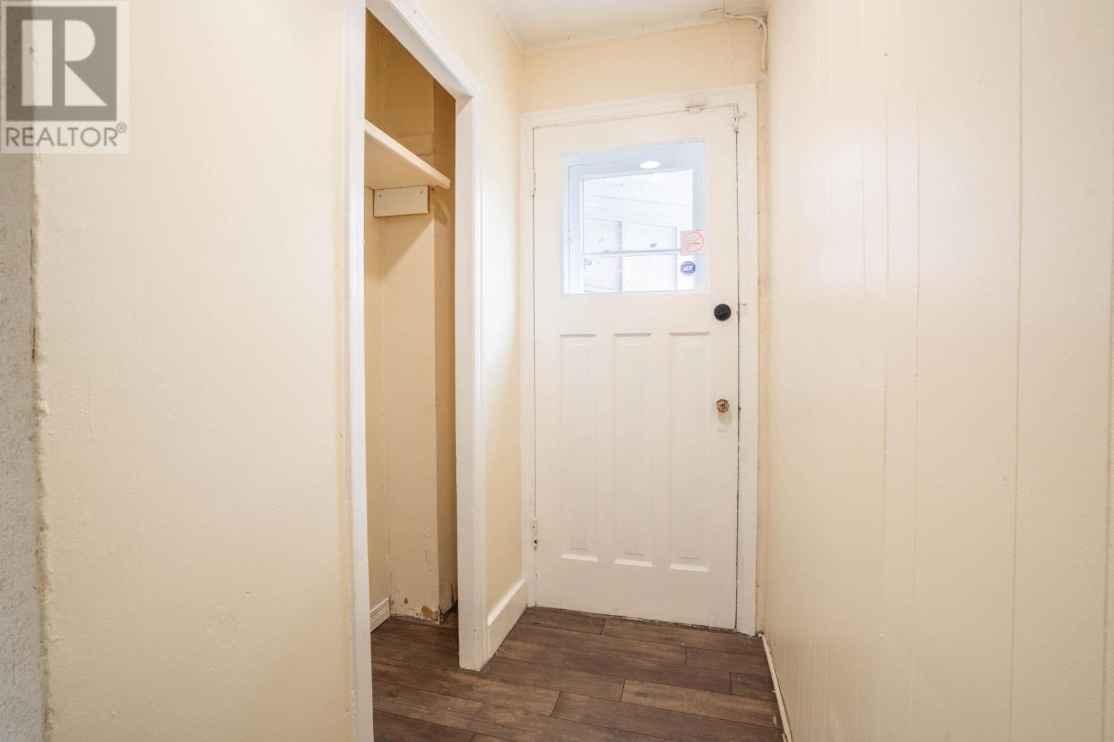 928 Queen ST - 20