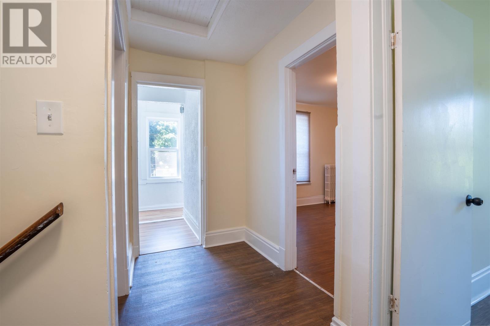 928 Queen ST - 23