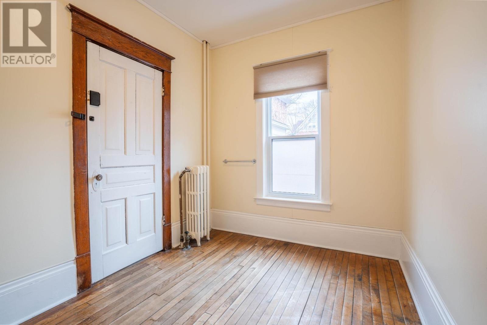 928 Queen ST - 17