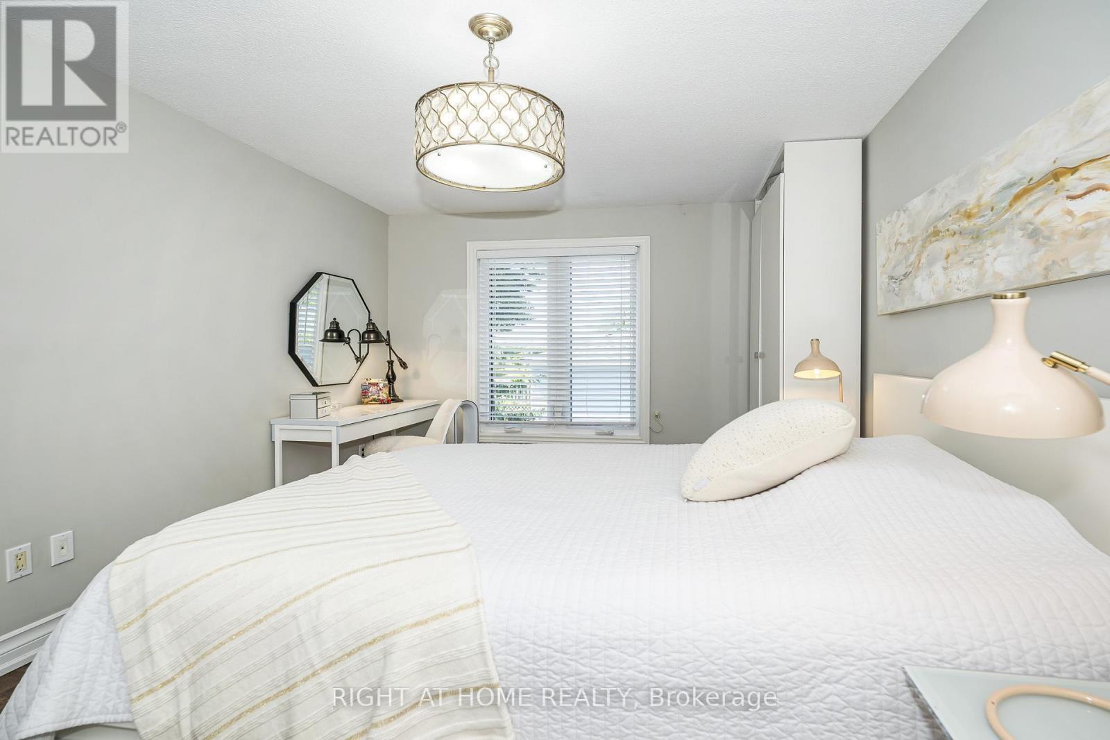 56 PENWICK CRESCENT - 33