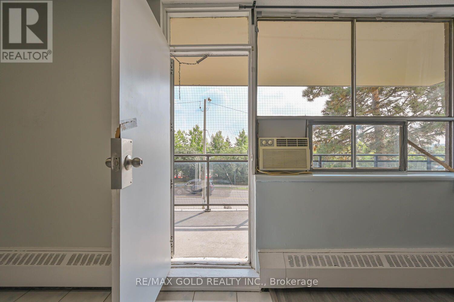 #207 60 STEVENSON ROAD - 35