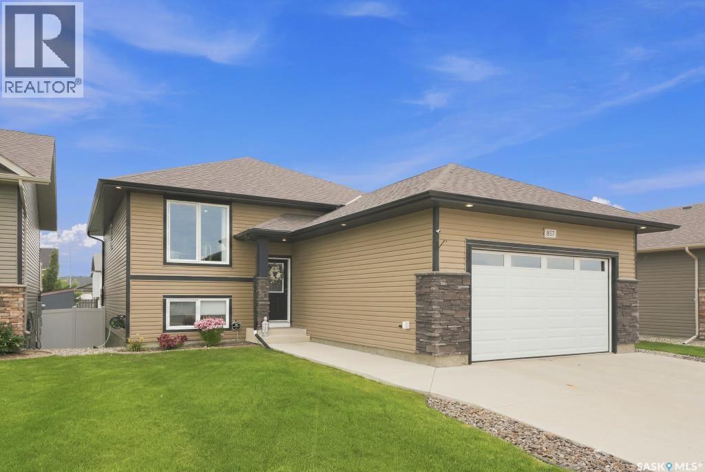 857 Reimer ROAD - 1