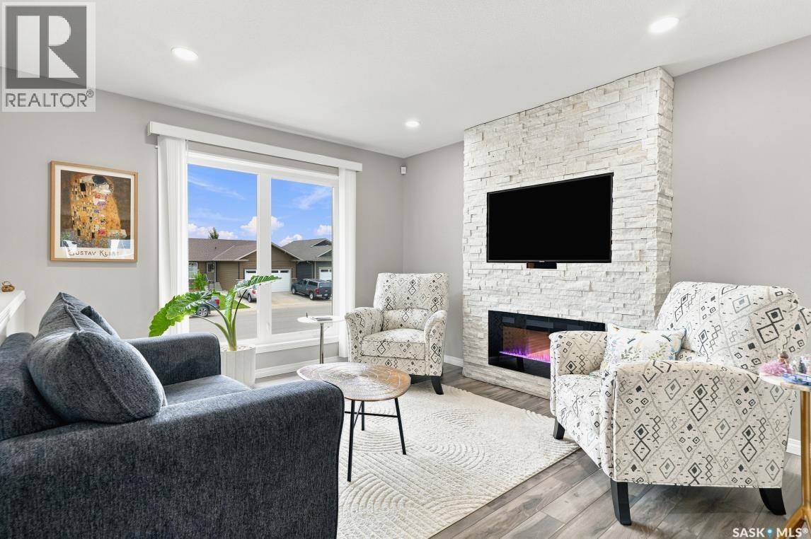 857 Reimer ROAD - Image 2