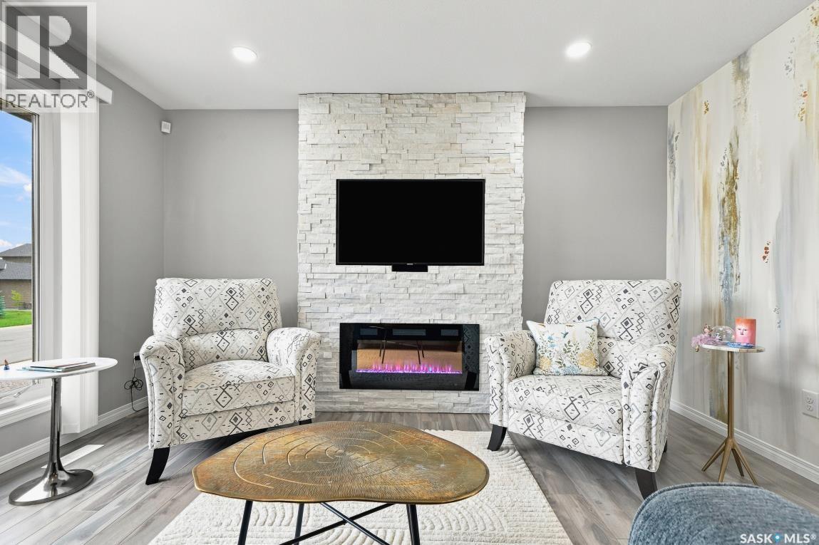 857 Reimer ROAD - Image 3