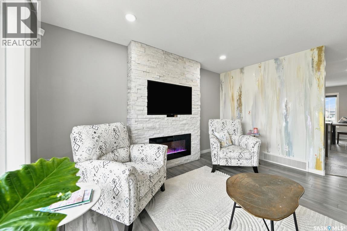 857 Reimer ROAD - 4