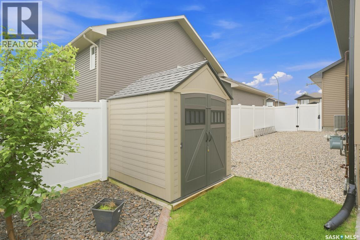 857 Reimer ROAD - Image 43
