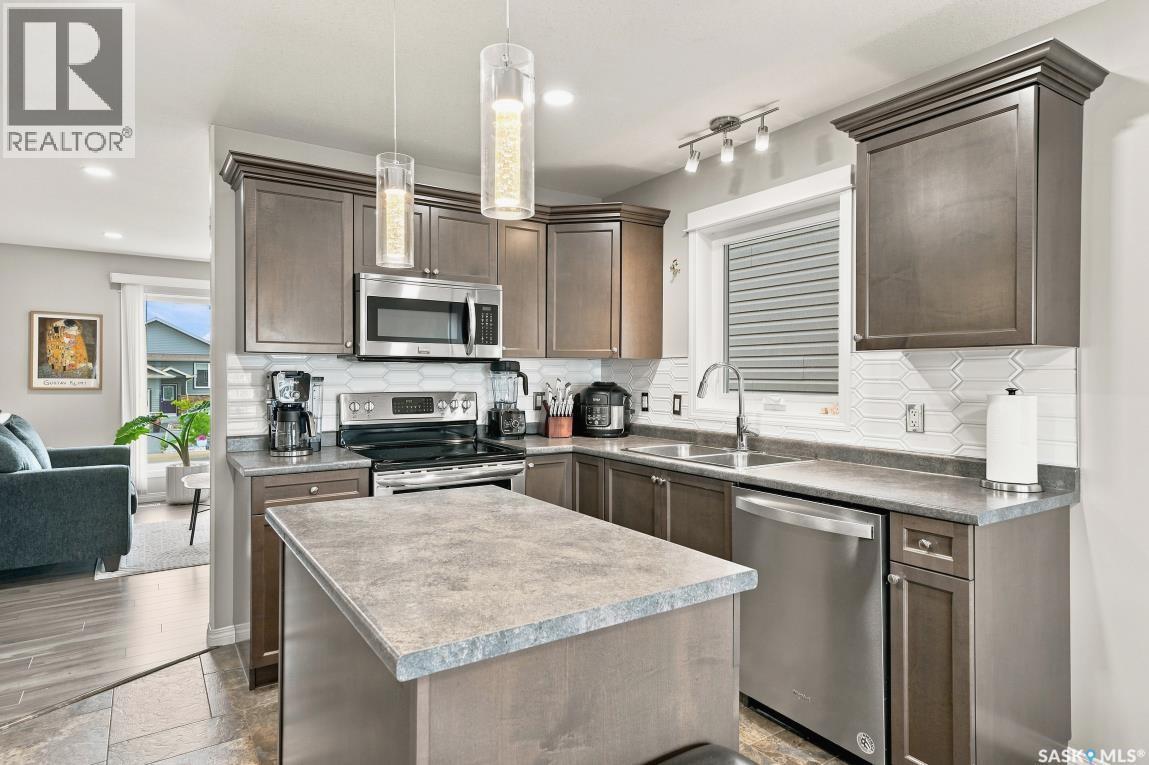 857 Reimer ROAD - 6