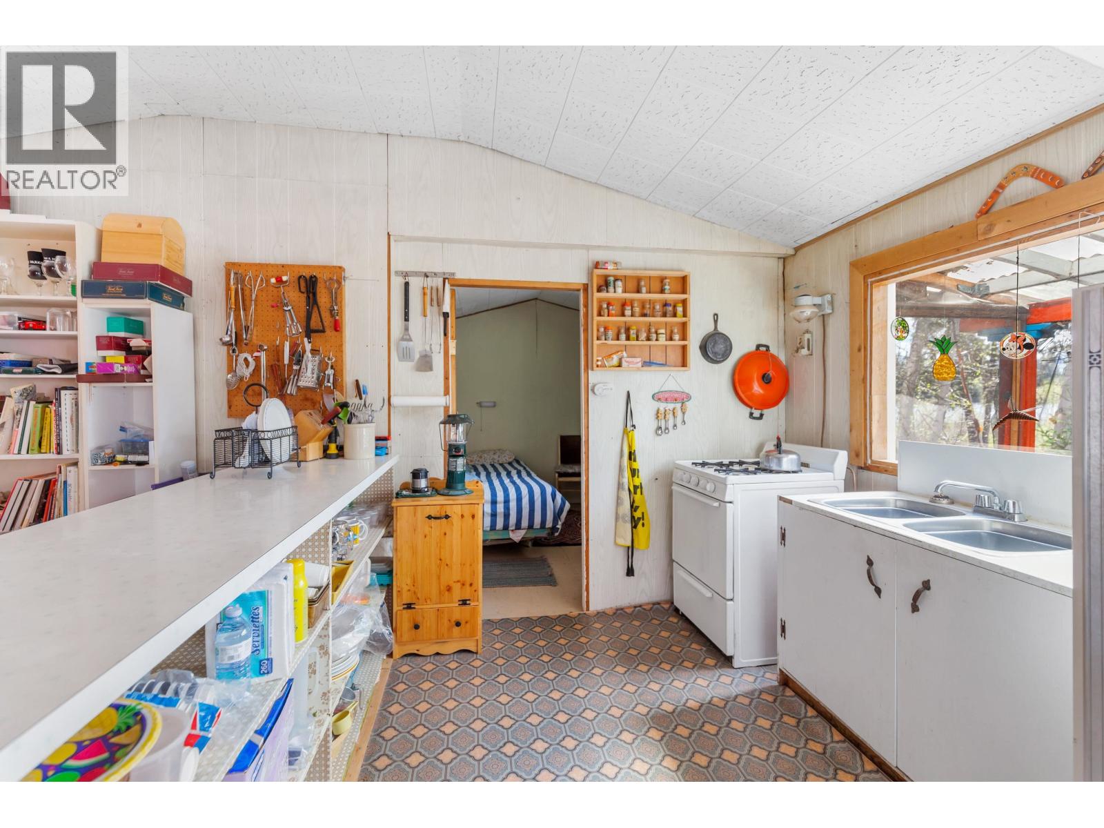 15006-15007 NORMAN LAKE ROAD - 24