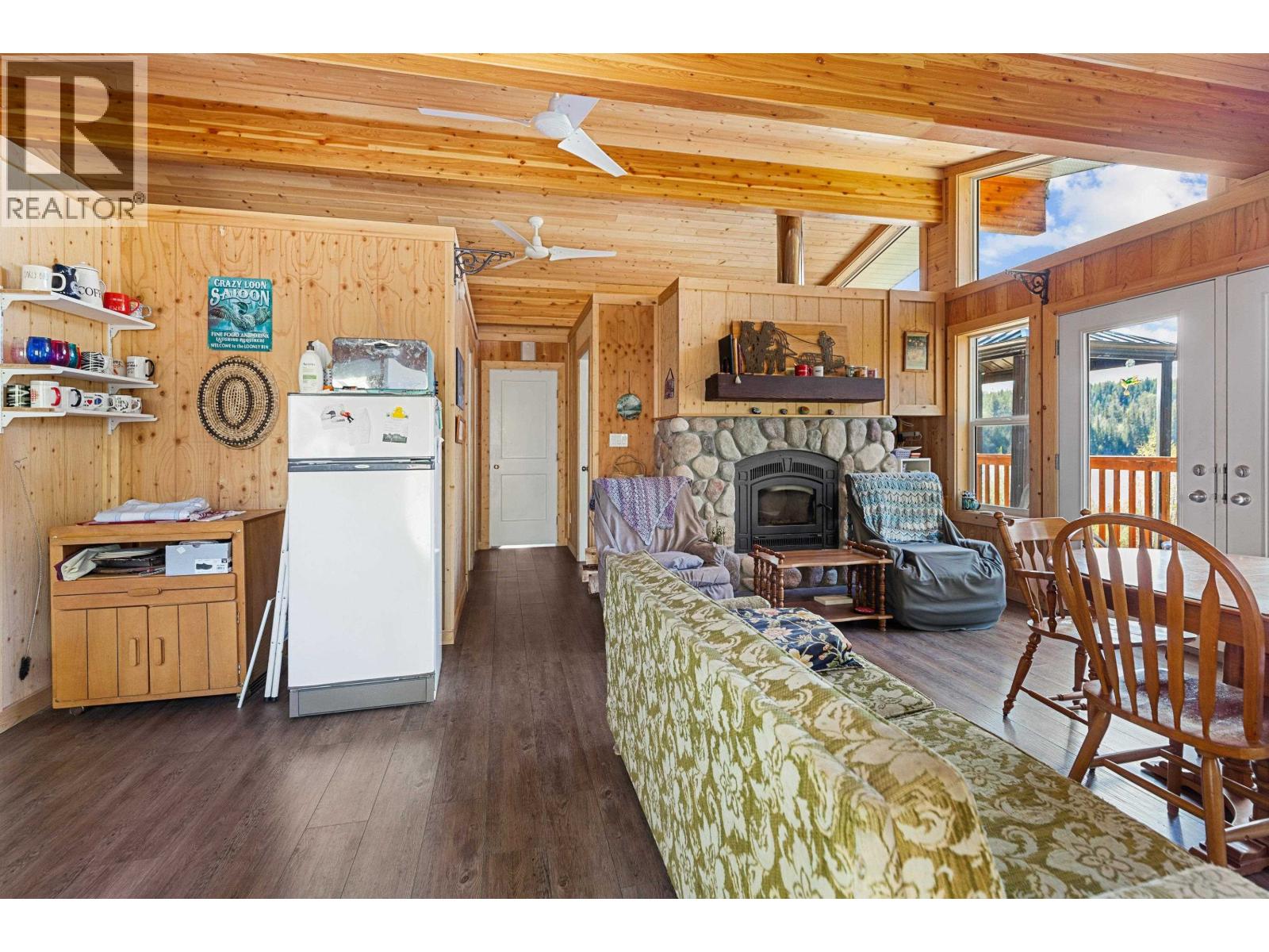 15006-15007 NORMAN LAKE ROAD - 16