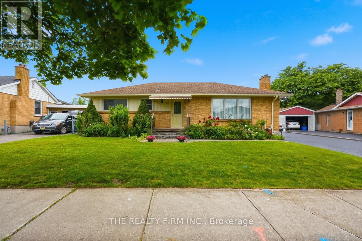 23 FRONTENAC ROAD - 1