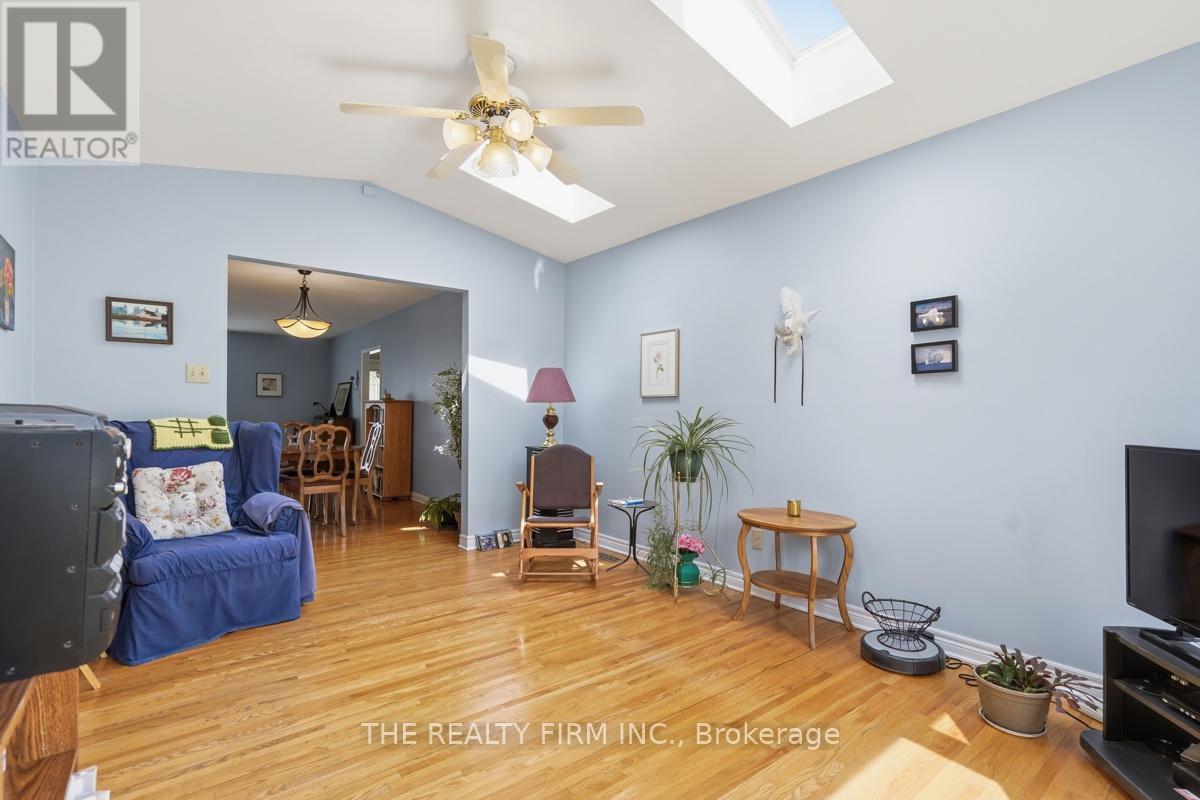 23 FRONTENAC ROAD - 15