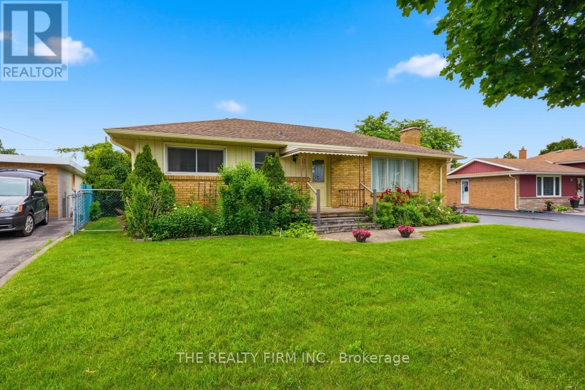 23 FRONTENAC ROAD - 2