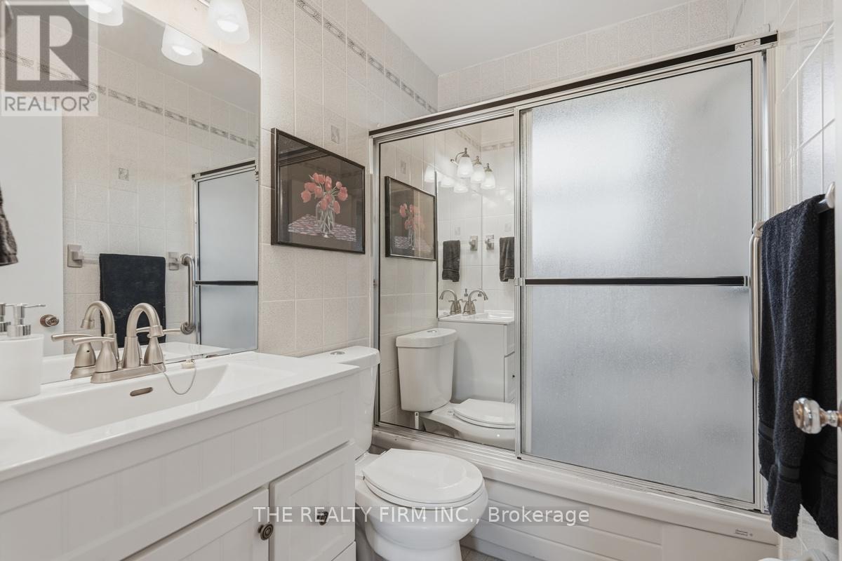 23 FRONTENAC ROAD - 26