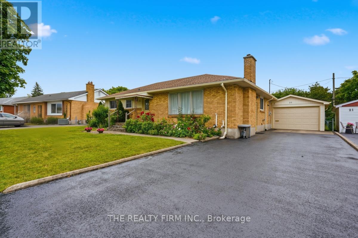 23 FRONTENAC ROAD - 3
