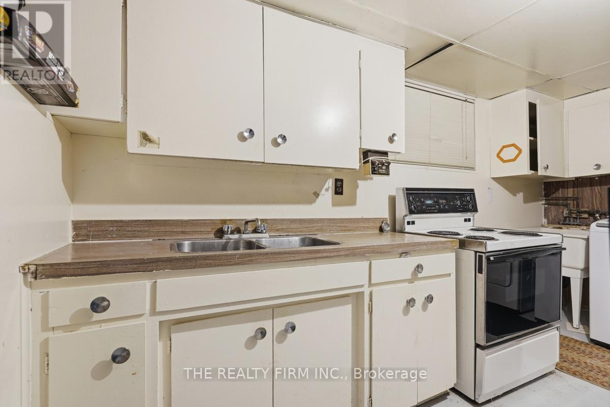 23 FRONTENAC ROAD - 33