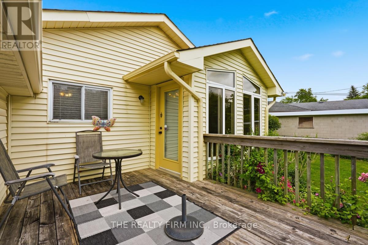 23 FRONTENAC ROAD - 38