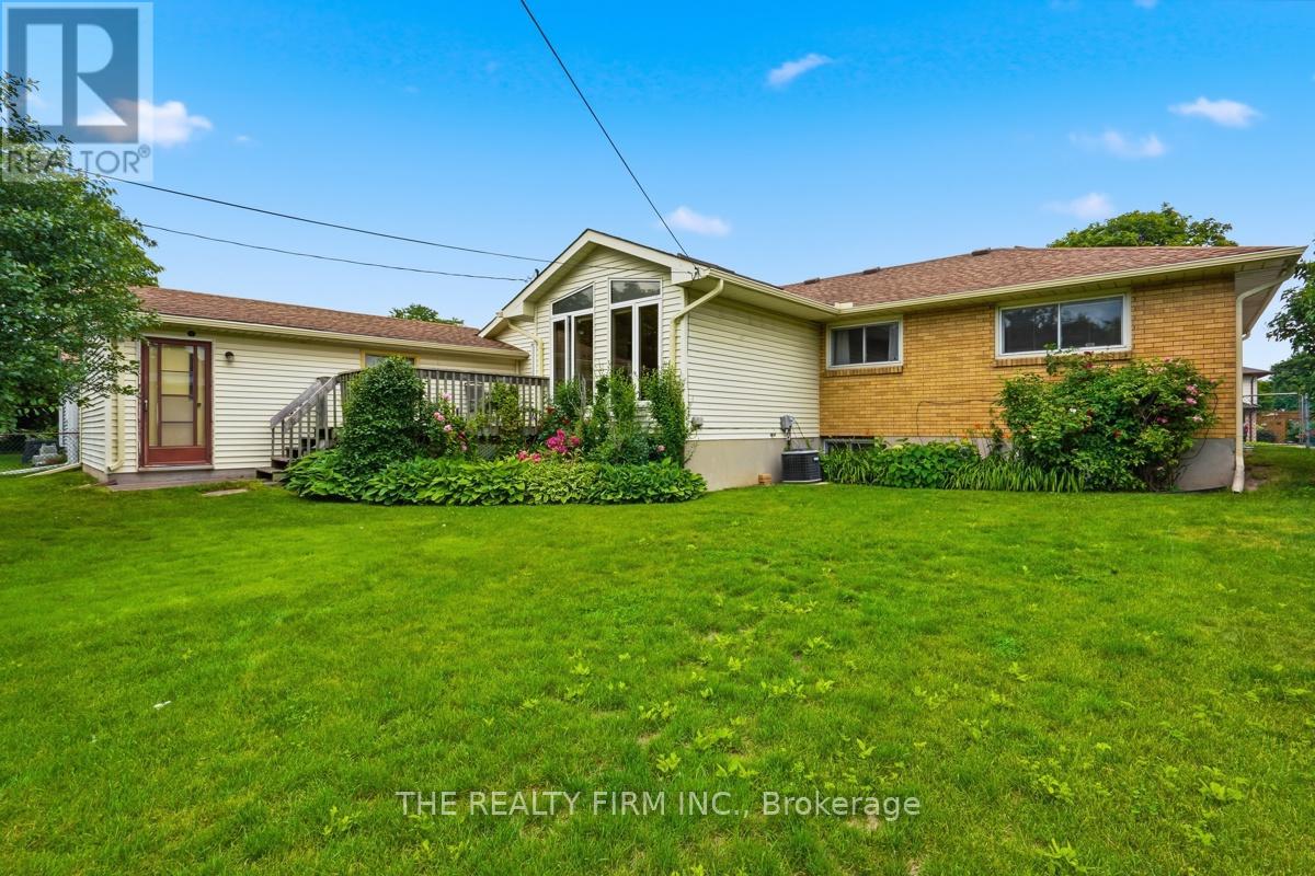 23 FRONTENAC ROAD - 41