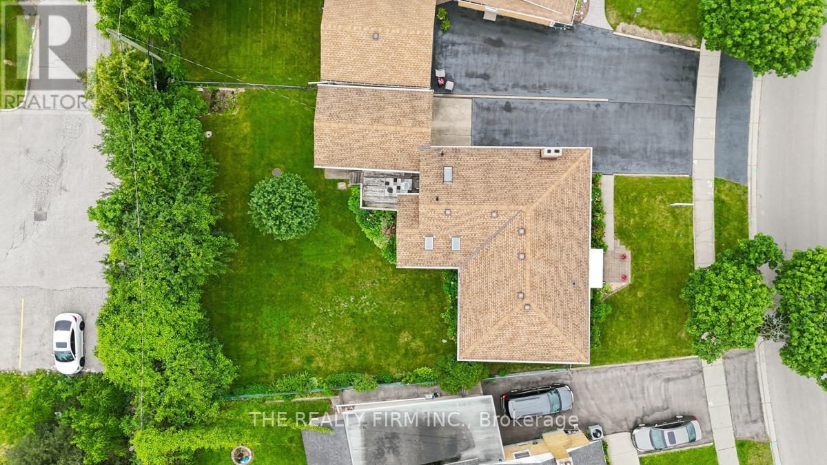23 FRONTENAC ROAD - 43