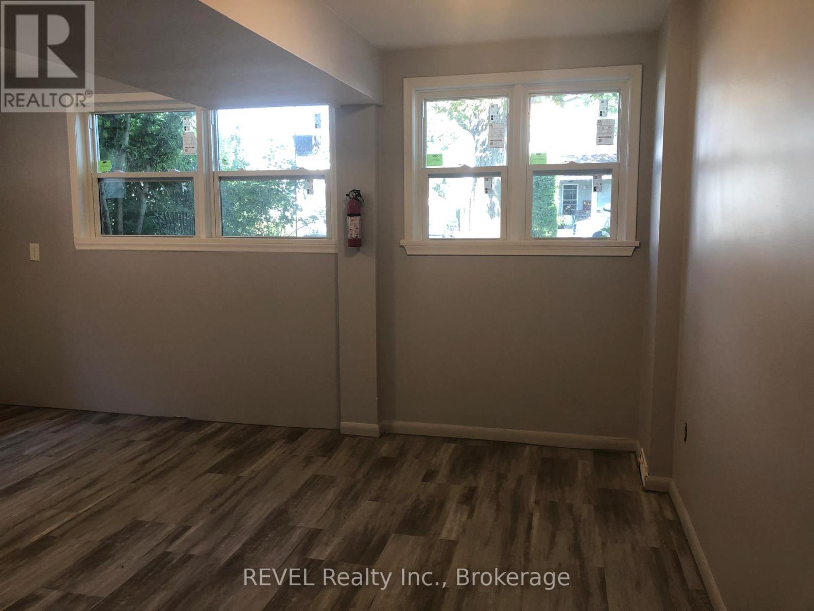 4591 HOMEWOOD AVENUE - 12