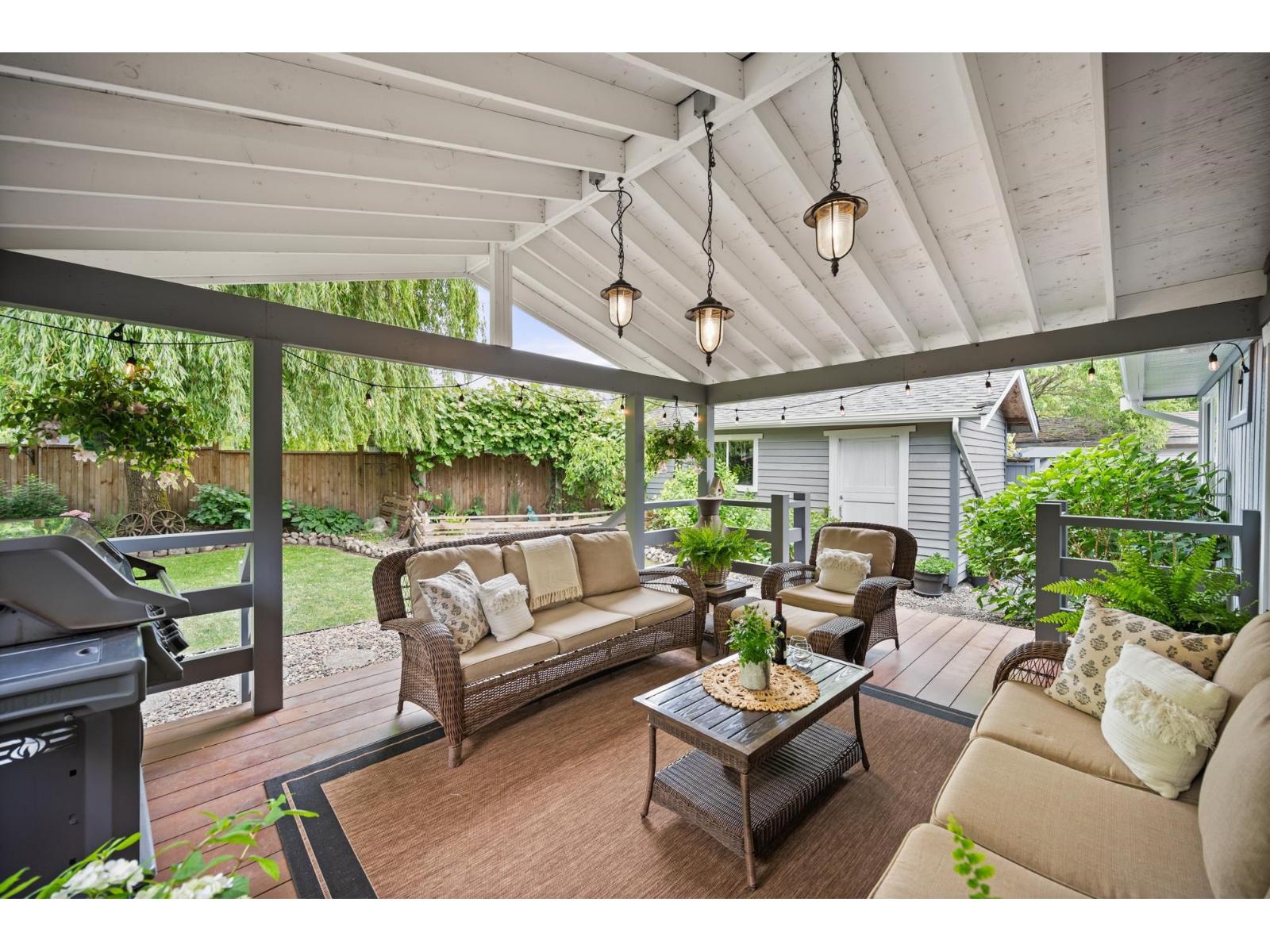 3 Bed, 2 Bath House for Sale in Surrey – 17459 61B AVENUE, Surrey – MLS# R3148297 - Image 35