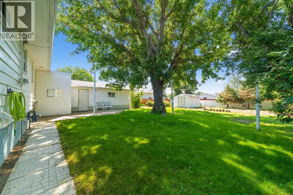 945 3 Avenue - 33