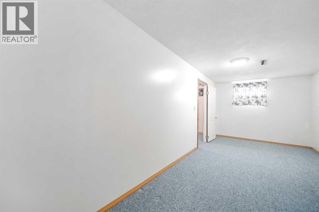 945 3 Avenue - 24