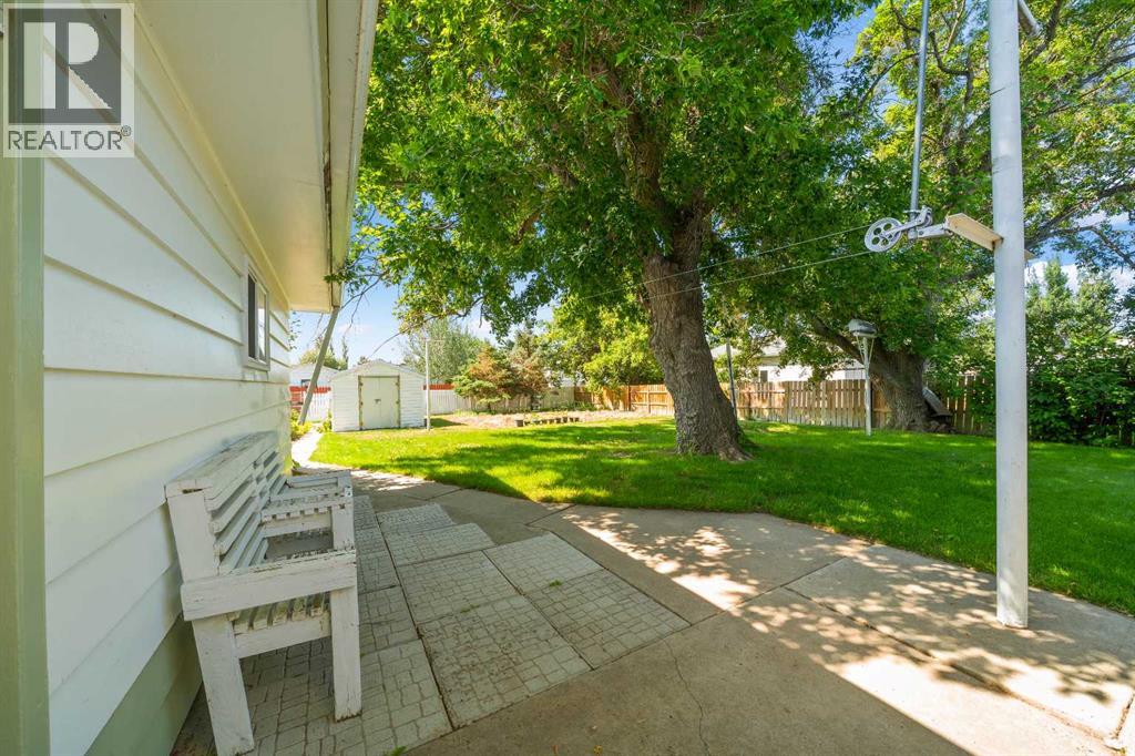 945 3 Avenue - 32