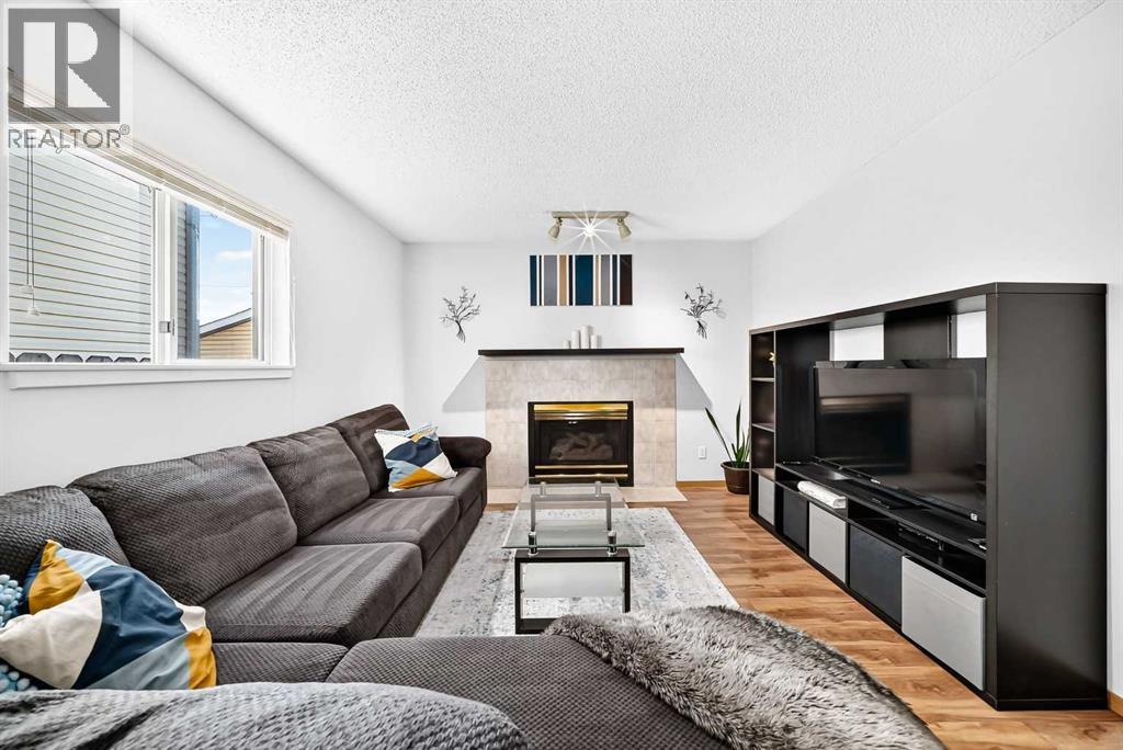 3628 Catalina Boulevard NE - 21
