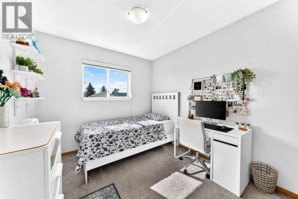 3628 Catalina Boulevard NE - 15