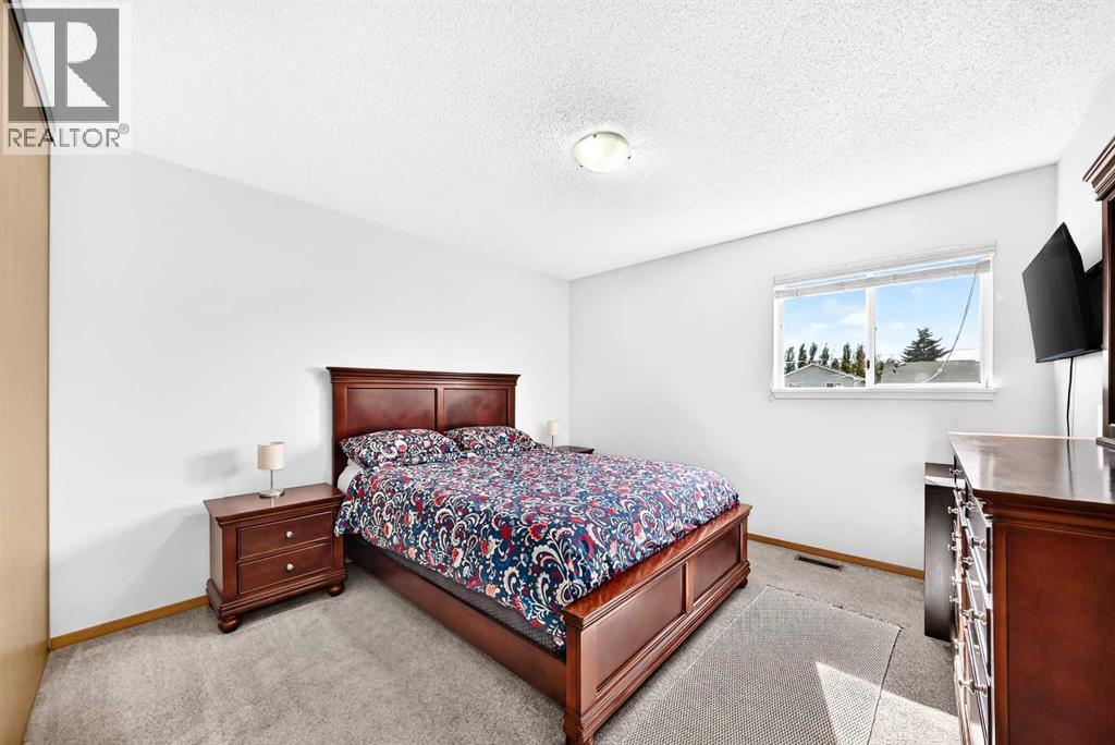 3628 Catalina Boulevard NE - 13