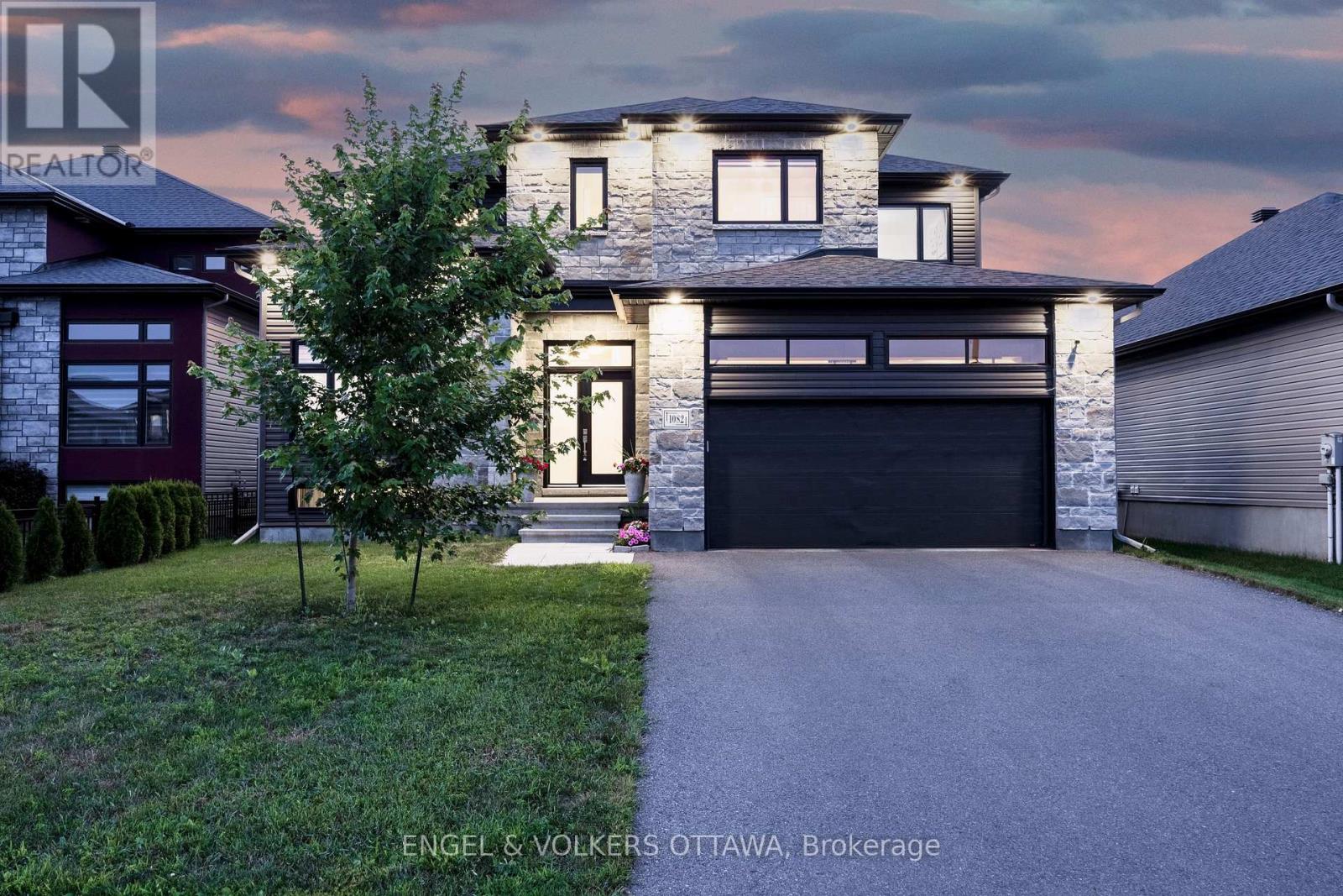 1082 DOCTEUR CORBEIL BOULEVARD - 1