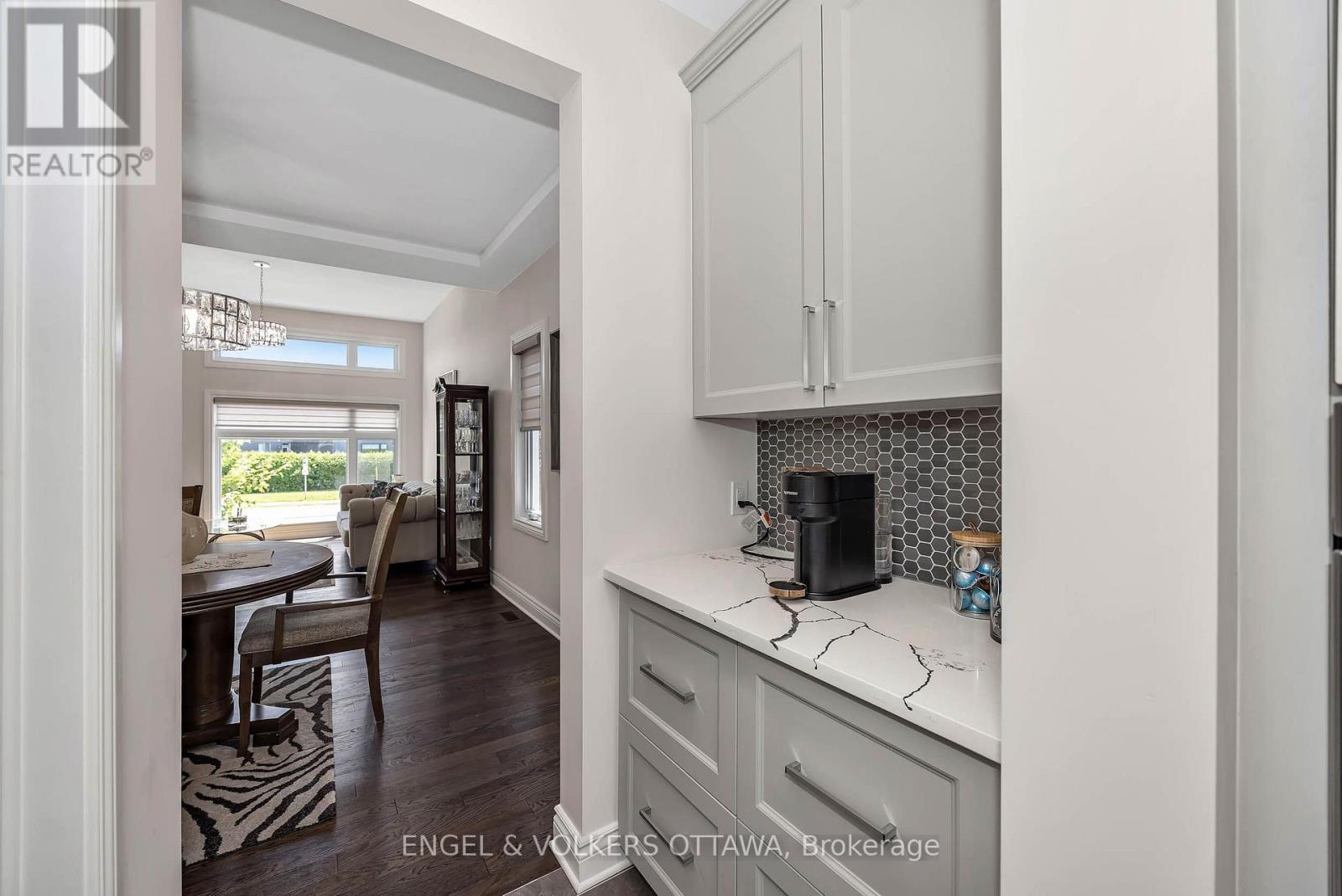 1082 DOCTEUR CORBEIL BOULEVARD - 12